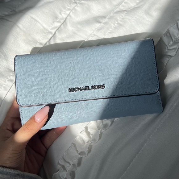 Michael Kors Wallet - Picture 1 of 4